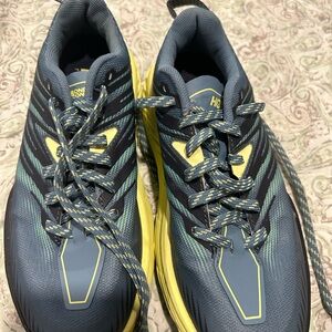 HOKAS